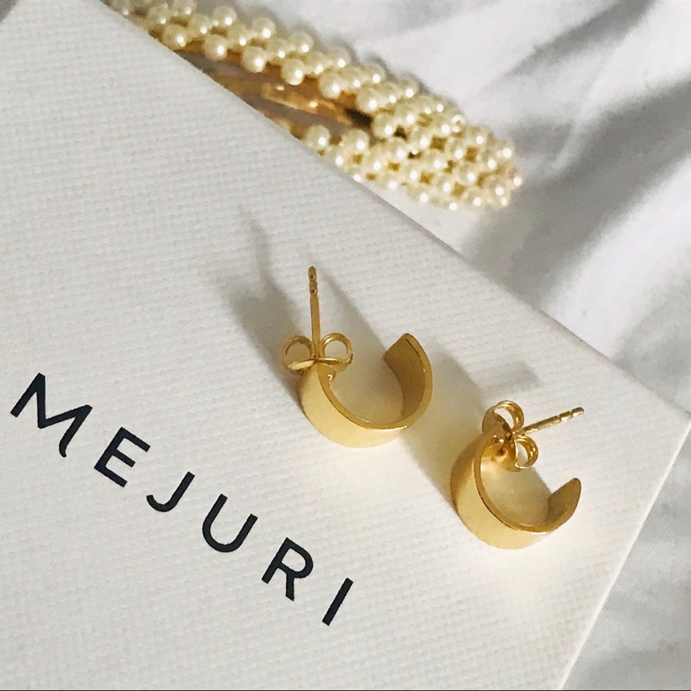 COPY - Mejuri  Boyfriend mini hoop earrings